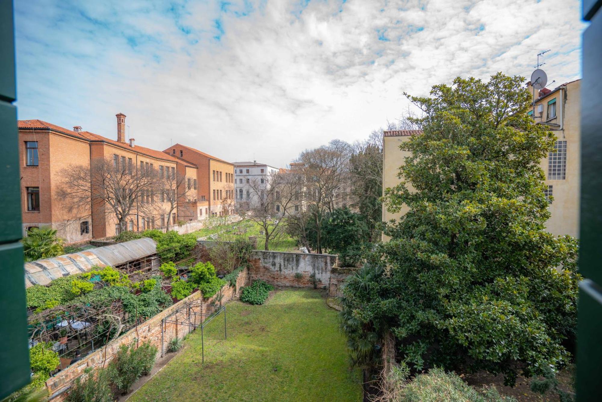 San Trovaso Apartment Venice Exterior photo