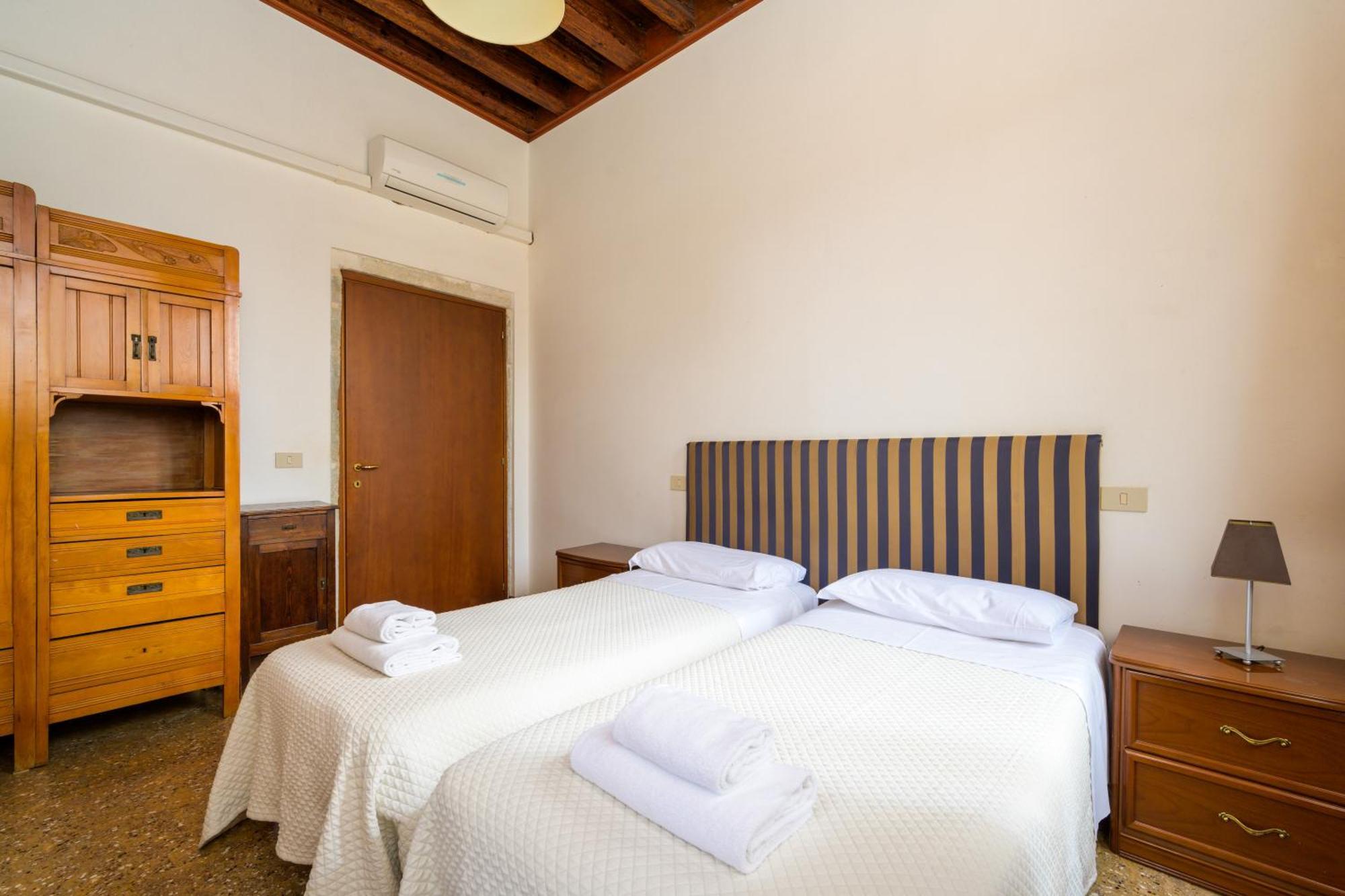 San Trovaso Apartment Venice Exterior photo