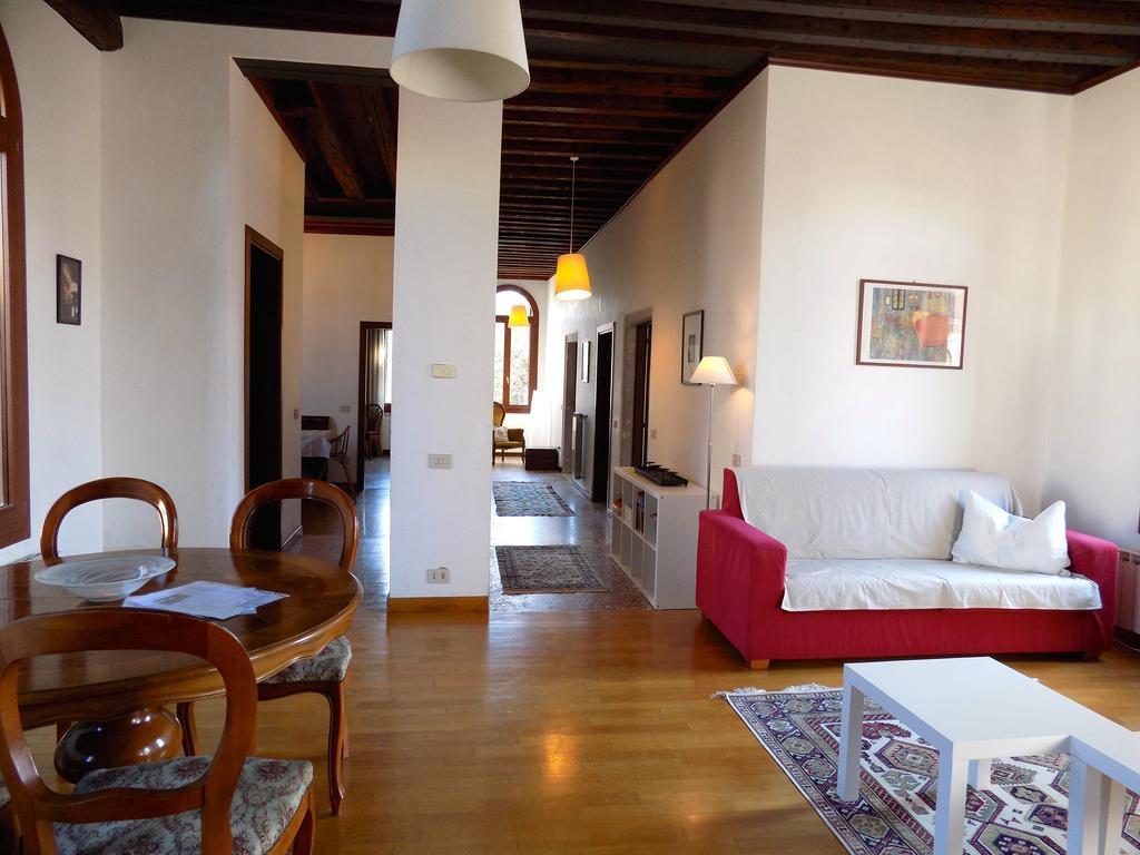San Trovaso Apartment Venice Exterior photo