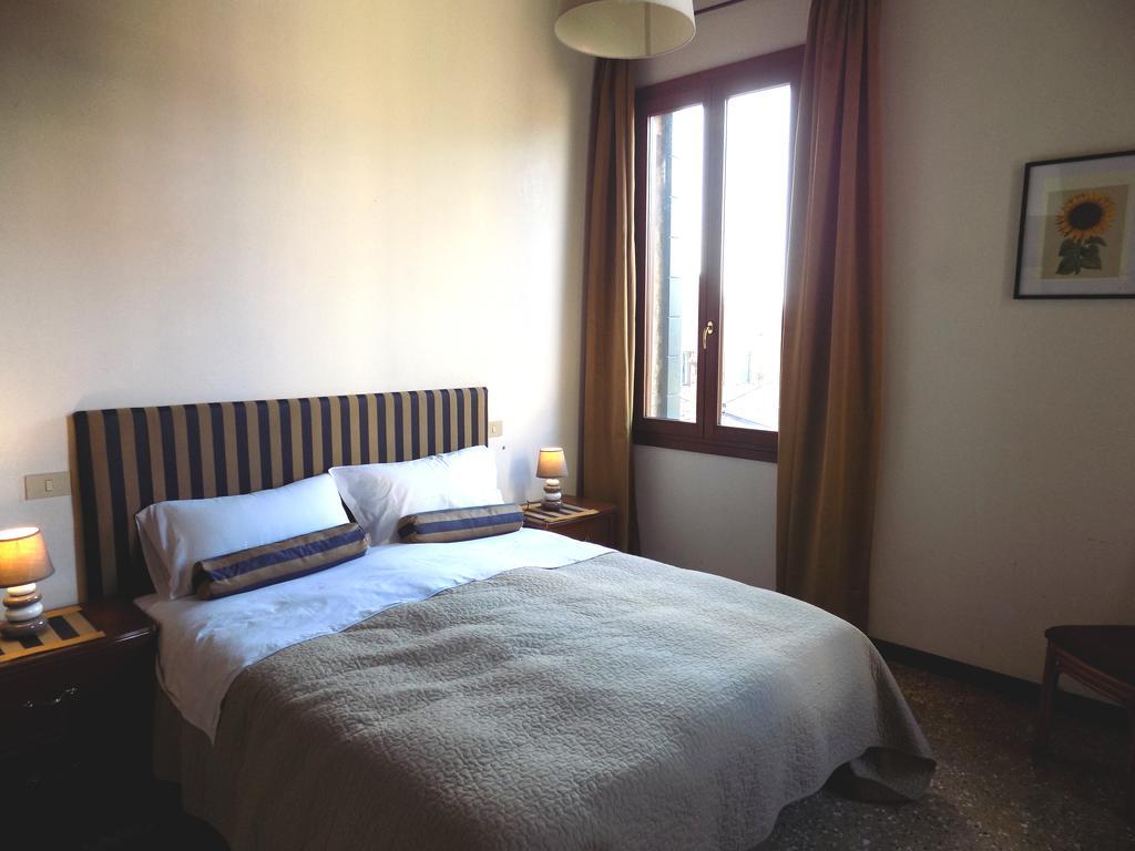 San Trovaso Apartment Venice Exterior photo