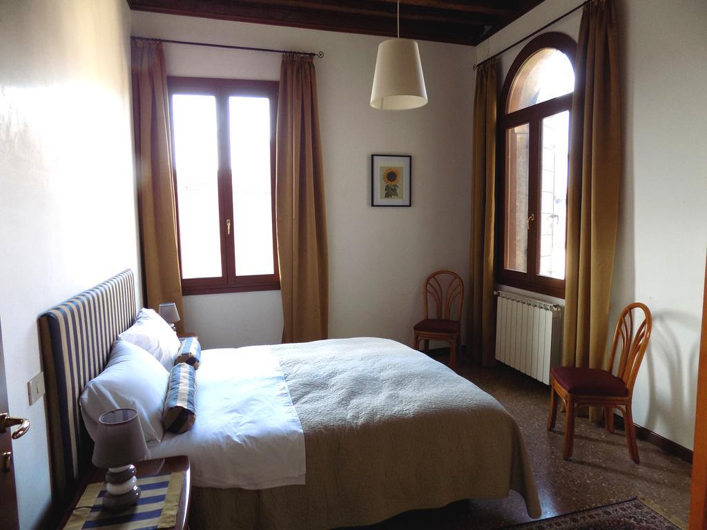 San Trovaso Apartment Venice Exterior photo